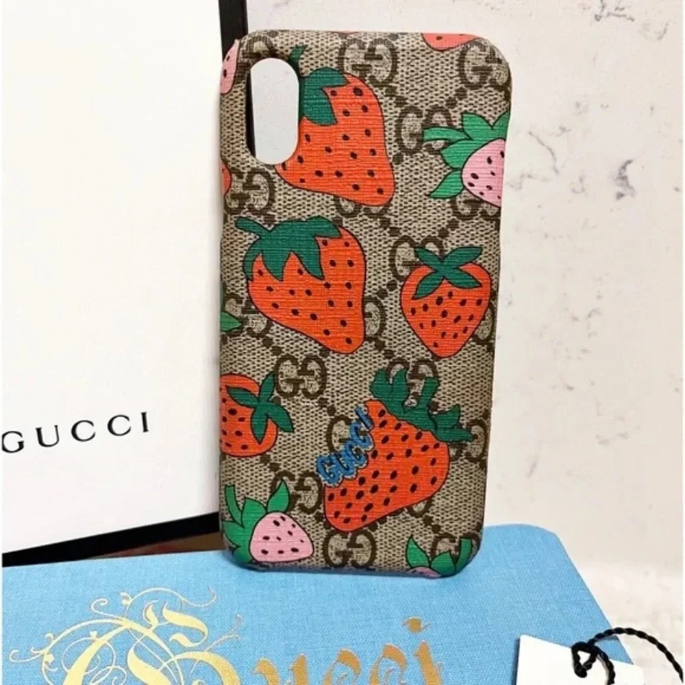 Authentic Gucci GG Limited Edition Strawberry Supreme Iphone X/XS Phone Case,NEW